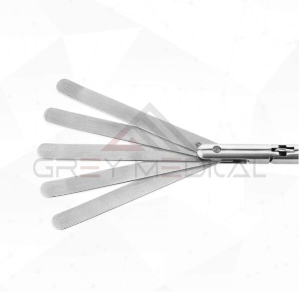 Thoracoscopic Fan Retractor